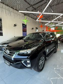 TOYOTA Hilux SW4 2.8 4P SRX 4X4 TURBO DIESEL AUTOM�TICO