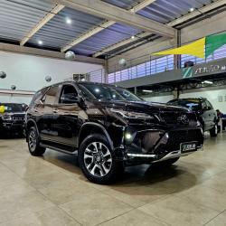 TOYOTA Hilux SW4 2.8 16V 4P SRX PLATINUM 4X4 7 LUGARES TURBO DIESEL AUTOM�TICO