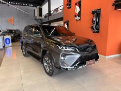 TOYOTA Hilux SW4 2.8 4P SRX 4X4 DIAMOND 7 LUGARES TURBO DIESEL AUTOM�TICO