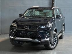 TOYOTA Hilux SW4 2.8 4P SRX 4X4 DIAMOND 7 LUGARES TURBO DIESEL AUTOMÁTICO