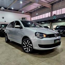 VOLKSWAGEN Polo Hatch 1.6 4P FLEX