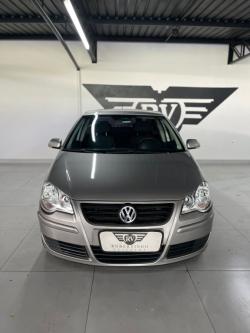 VOLKSWAGEN Polo Sedan 1.6 4P FLEX