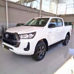 TOYOTA Hilux Caminhonete 2.4 4P DIESEL CABINE DUPLA