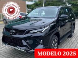 TOYOTA Hilux Caminhonete 2.8 16V SRX PLUS 4X4 TURBO DIESEL CABINE DUPLA AUTOMTICO