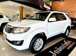 TOYOTA Hilux Caminhonete 3.0 4P 4X4 SRV TURBO DIESEL CABINE DUPLA AUTOMTICO