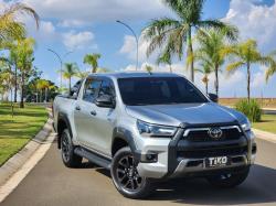 TOYOTA Hilux Caminhonete 2.8 16V SRX CONQUEST 4X4 TURBO DIESEL CABINE DUPLA AUTOMTICO