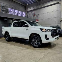 TOYOTA Hilux Caminhonete 2.8 16V 4P SR 4X4 DIESEL CABINE DUPLA AUTOMTICO
