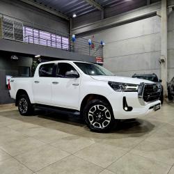 TOYOTA Hilux Caminhonete 2.8 16V SRX 4X4 TURBO DIESEL CABINE DUPLA AUTOMTICO
