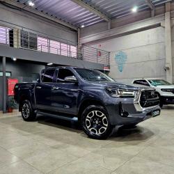 TOYOTA Hilux Caminhonete 2.8 16V 4P SRX DIESEL CABINE DUPLA