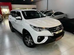 TOYOTA Hilux SW4 2.7 16V 4P SR AUTOMTICO