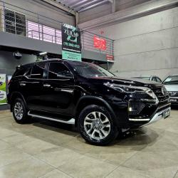 TOYOTA Hilux SW4 2.8 16V 4P SRX 4X4 7 LUGARES TURBO DIESEL AUTOMTICO