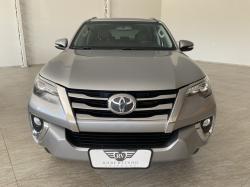 TOYOTA Hilux SW4 2.8 16V 4P SRX 4X4 7 LUGARES TURBO DIESEL AUTOMTICO