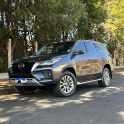 TOYOTA Hilux SW4 2.8 16V 4P SRX 4X4 7 LUGARES TURBO DIESEL AUTOMTICO