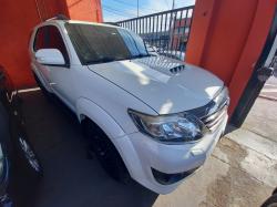 TOYOTA Hilux SW4 3.0 16V 4P SR 4X4 TURBO DIESEL AUTOMTICO