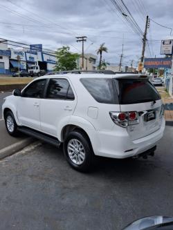 TOYOTA Hilux SW4 3.0 16V 4P SRV 4X4 7 LUGARES TURBO DIESEL AUTOMTICO