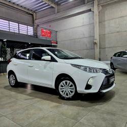 TOYOTA Yaris Hatch 1.5 16V 4P FLEX XL MULTIDRIVE AUTOMTICO CVT