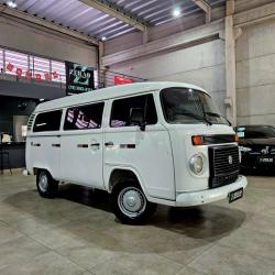 VOLKSWAGEN Kombi 1.4 FLEX STD 9 LUGARES