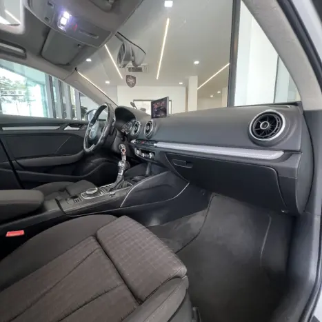 AUDI A3 1.8 16V 4P TFSI SPORTBACK  AUTOM�TICO, Foto 9