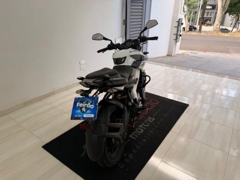 BAJAJ Dominar 200 , Foto 2