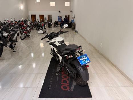 BAJAJ Dominar 200 , Foto 5