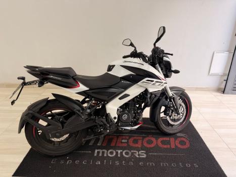 BAJAJ Dominar 200 , Foto 6