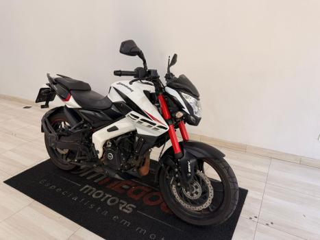 BAJAJ Dominar 200 , Foto 8