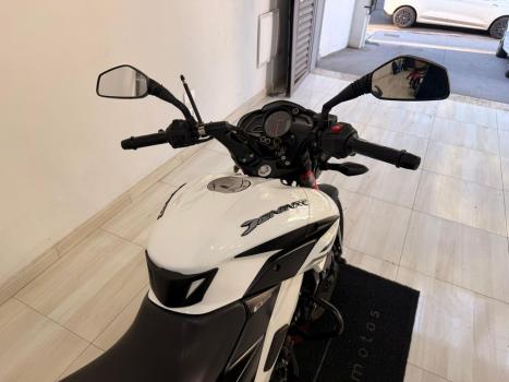 BAJAJ Dominar 200 , Foto 10