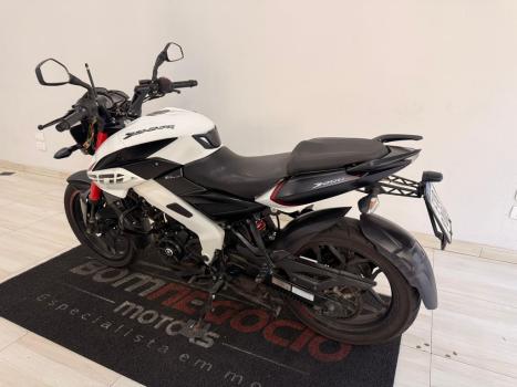 BAJAJ Dominar 200 , Foto 12