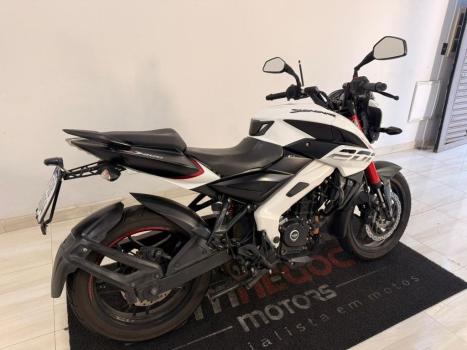 BAJAJ Dominar 200 , Foto 5