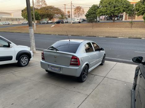 CHEVROLET Astra Sedan 1.8 4P, Foto 2
