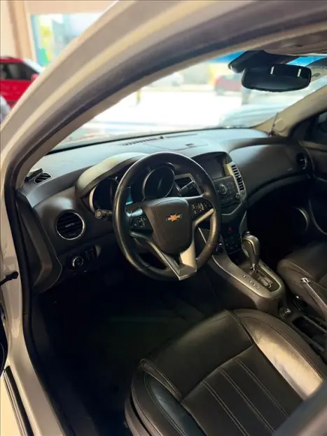 CHEVROLET Cruze Hatch 1.8 16V 4P LT SPORT6 FLEX AUTOM�TICO, Foto 4