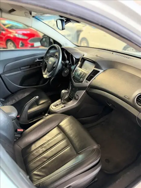 CHEVROLET Cruze Hatch 1.8 16V 4P LT SPORT6 FLEX AUTOM�TICO, Foto 6