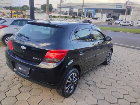CHEVROLET Onix Hatch 1.4 4P FLEX LTZ, Foto 10