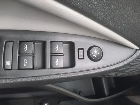 CHEVROLET Onix Hatch 1.0 12V 4P FLEX PREMIER 2 TURBO AUTOMTICO, Foto 9