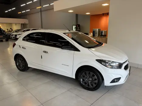 CHEVROLET Onix Hatch 1.4 4P FLEX ADVANTAGE AUTOMÁTICO, Foto 4 CHEVROLET Onix Hatch 1.4 4P FLEX ADVANTAGE AUTOMÁTICO, Foto 4