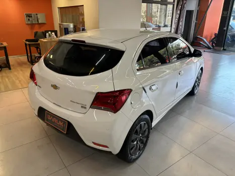 CHEVROLET Onix Hatch 1.4 4P FLEX ADVANTAGE AUTOMÁTICO, Foto 8 CHEVROLET Onix Hatch 1.4 4P FLEX ADVANTAGE AUTOMÁTICO, Foto 8