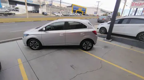 CHEVROLET Onix Hatch 1.4 4P FLEX LTZ, Foto 5