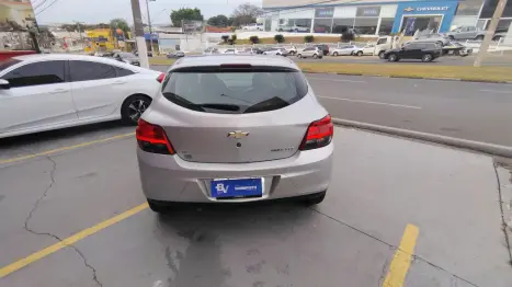 CHEVROLET Onix Hatch 1.4 4P FLEX LTZ, Foto 7