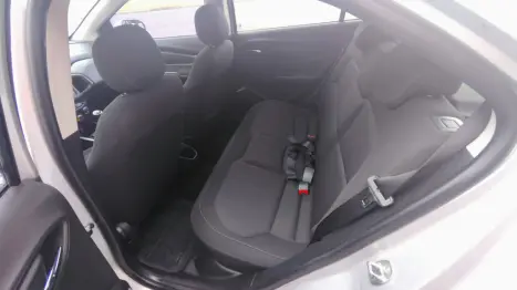 CHEVROLET Onix Hatch 1.4 4P FLEX LTZ, Foto 10