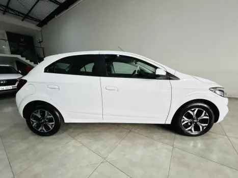 CHEVROLET Onix Hatch 1.4 4P FLEX LT AUTOMÁTICO, Foto 4 CHEVROLET Onix Hatch 1.4 4P FLEX LT AUTOMÁTICO, Foto 4