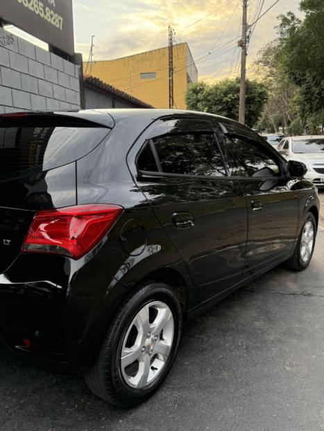 CHEVROLET Onix Hatch 1.4 4P FLEX LT, Foto 6 CHEVROLET Onix Hatch 1.4 4P FLEX LT, Foto 6
