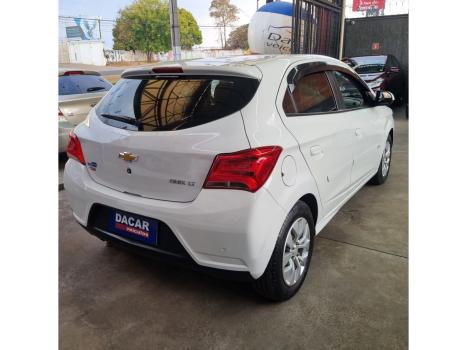 CHEVROLET Onix Hatch 1.4 4P FLEX LT, Foto 5