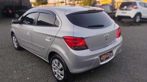 CHEVROLET Onix Hatch 1.4 4P FLEX LT, Foto 4 CHEVROLET Onix Hatch 1.4 4P FLEX LT, Foto 4