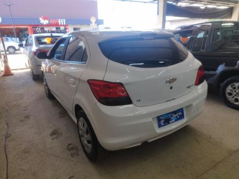 CHEVROLET Onix Hatch 1.4 4P FLEX LT, Foto 5