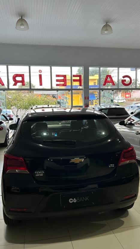 CHEVROLET Onix Hatch 1.4 4P FLEX LTZ AUTOMTICO, Foto 4