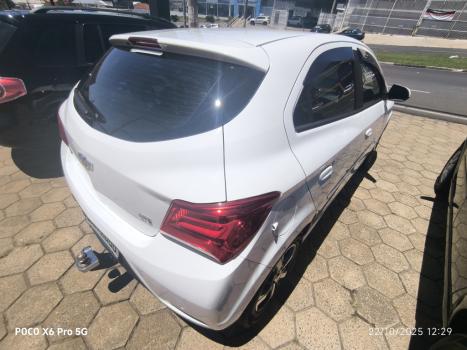 CHEVROLET Onix Hatch 1.4 4P FLEX LTZ, Foto 5 CHEVROLET Onix Hatch 1.4 4P FLEX LTZ, Foto 5