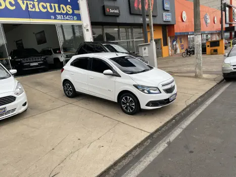 CHEVROLET Onix Hatch 1.4 4P FLEX LT, Foto 2 CHEVROLET Onix Hatch 1.4 4P FLEX LT, Foto 2