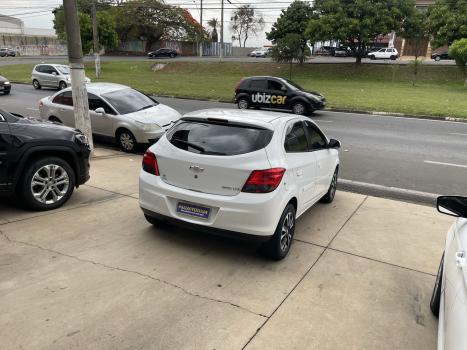 CHEVROLET Onix Hatch 1.4 4P FLEX LT, Foto 5 CHEVROLET Onix Hatch 1.4 4P FLEX LT, Foto 5