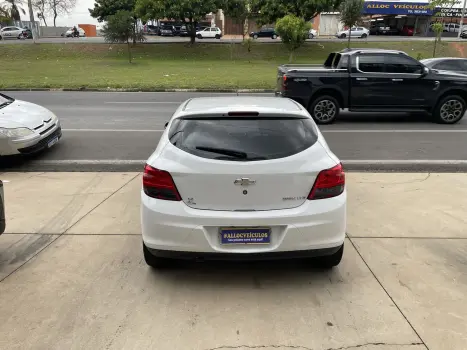 CHEVROLET Onix Hatch 1.4 4P FLEX LT, Foto 6 CHEVROLET Onix Hatch 1.4 4P FLEX LT, Foto 6