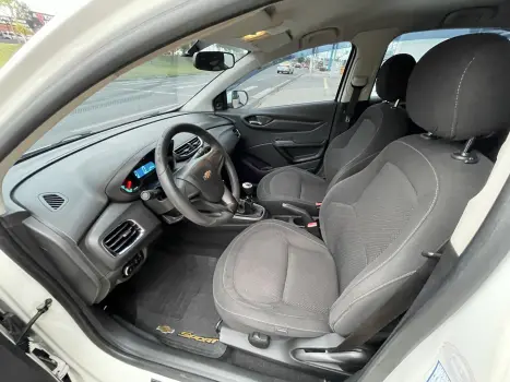CHEVROLET Onix Hatch 1.4 4P FLEX LT, Foto 8 CHEVROLET Onix Hatch 1.4 4P FLEX LT, Foto 8